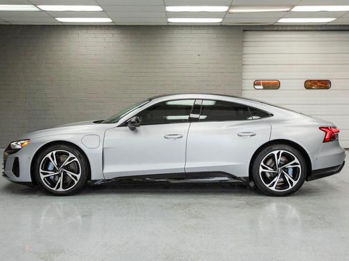 2022 Audi e-tron GT Prestige