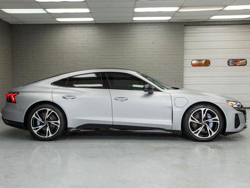 2022 Audi e-tron GT Prestige