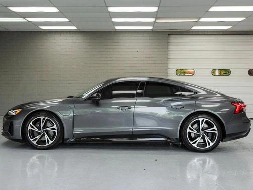 2023 Audi e-tron GT Premium Plus quattro