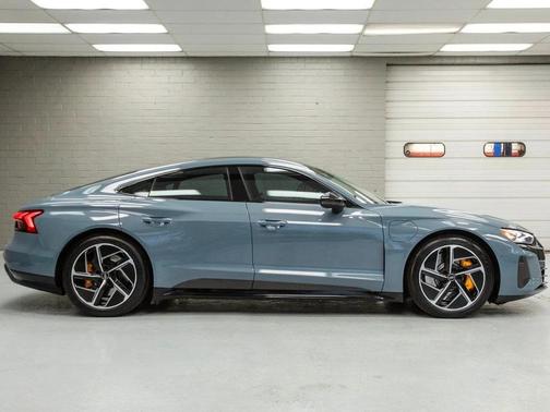 2023 Audi RS e-tron GT quattro