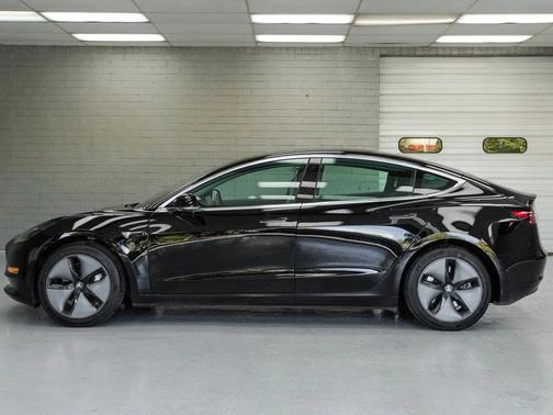 2019 Tesla Model 3 Standard Range Plus
