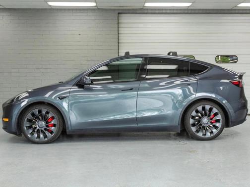 Midnight Silver Metallic 2022 Tesla Model Y Performance Dual Motor All-Wheel Drive