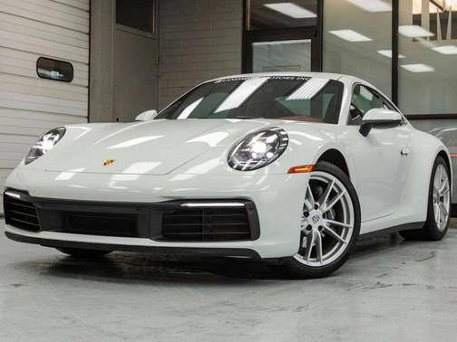 2022 Porsche 911 Carrera 4