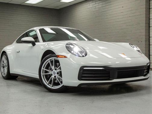 2022 Porsche 911 Carrera 4