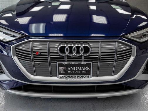 2022 Audi e-tron S Premium Plus