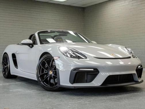 2022 Porsche 718 Spyder Roadster