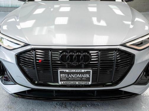 2022 Audi e-tron S Premium Plus