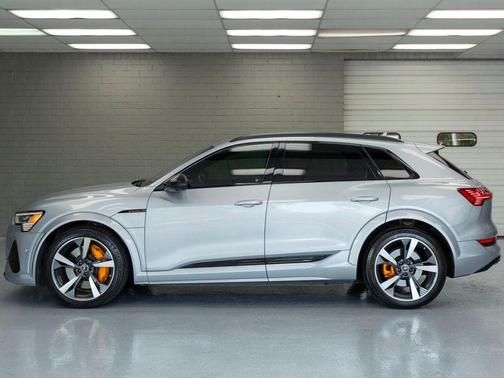 2022 Audi e-tron S Premium Plus