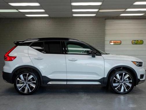 2022 Volvo XC40 Recharge Pure Electric P8 eAWD Twin Ultimate