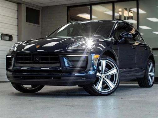 2022 Porsche Macan Base