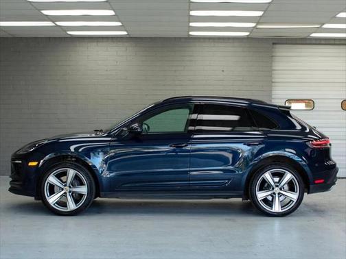 2022 Porsche Macan Base