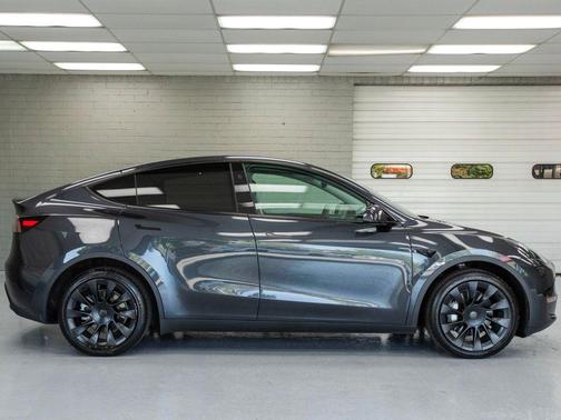 2024 Tesla Model Y Long Range Dual Motor All-Wheel Drive