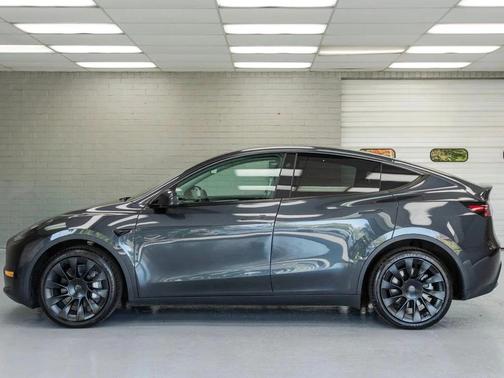2024 Tesla Model Y Long Range Dual Motor All-Wheel Drive