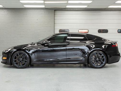 2022 Tesla Model S Plaid