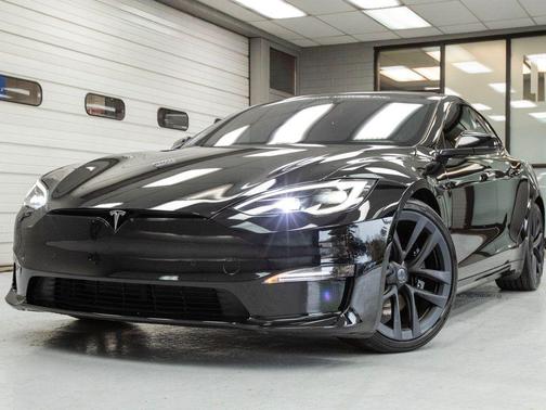 2022 Tesla Model S Plaid