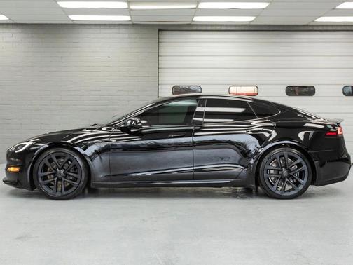 2022 Tesla Model S Plaid