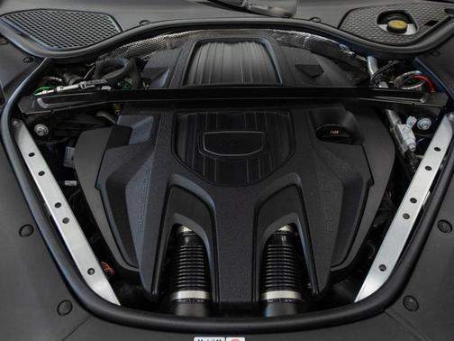 2024 Porsche Panamera 4