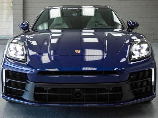2024 Porsche Panamera 4