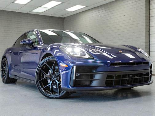 2024 Porsche Panamera 4