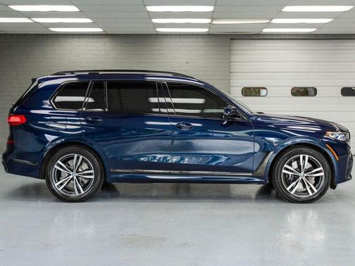 2021 BMW X7 M50i