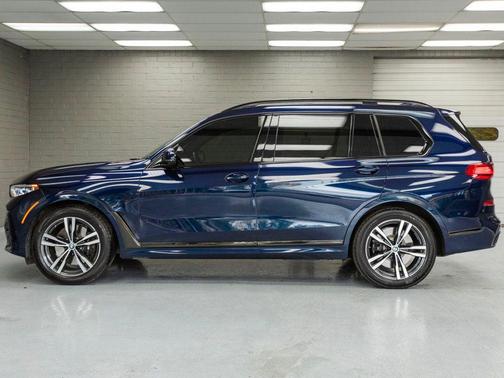 2021 BMW X7 M50i