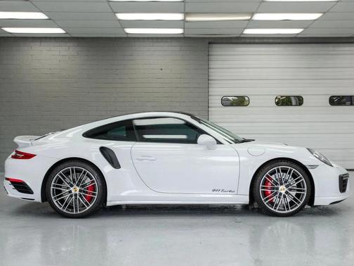 2017 Porsche 911 Turbo