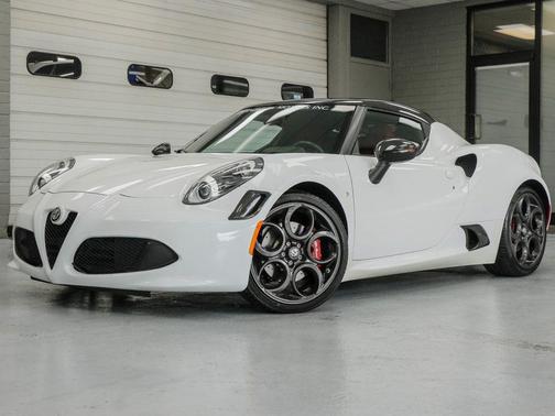 White 2018 Alfa Romeo 4C Base