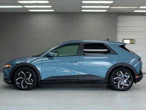 2023 Hyundai IONIQ 5 SE Standard Range