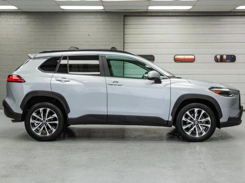 2022 Toyota Corolla Cross XLE