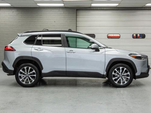 2022 Toyota Corolla Cross XLE
