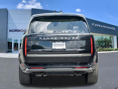 Santorini Black 2025 Land Rover Range Rover P530 SE