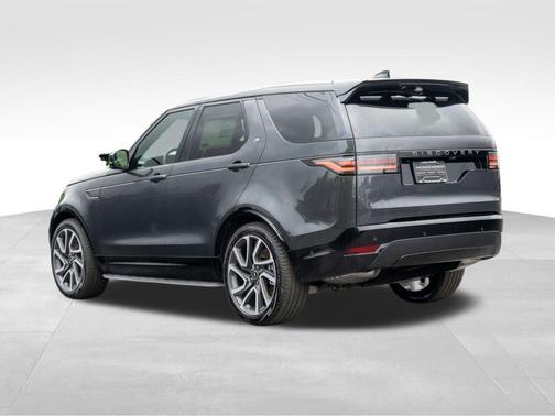 2025 Land Rover Discovery P360 Dynamic SE