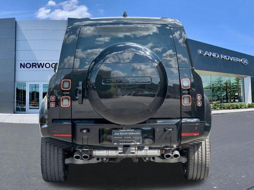 Santorini Black 2026 Land Rover Defender P525 V8