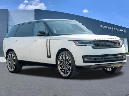 Fuji White 2026 Land Rover Range Rover P400 SE 7 Seat