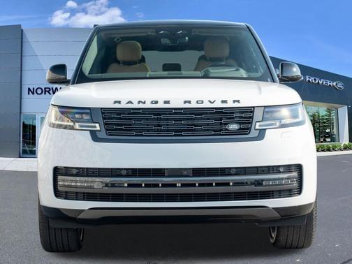 Fuji White 2026 Land Rover Range Rover P400 SE 7 Seat