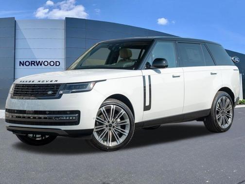Fuji White 2026 Land Rover Range Rover P400 SE 7 Seat