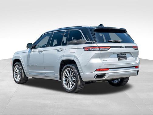 2023 Jeep Grand Cherokee Summit