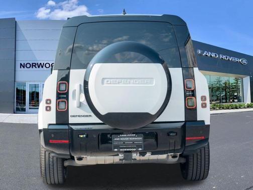 Fuji White 2026 Land Rover Defender P400 X-Dynamic SE