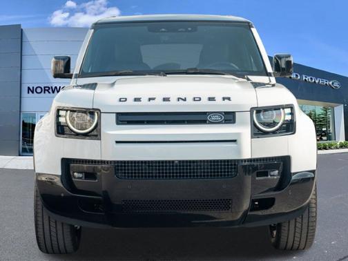 Fuji White 2026 Land Rover Defender P400 X-Dynamic SE