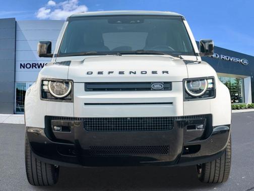 Fuji White 2026 Land Rover Defender P400 X-Dynamic SE