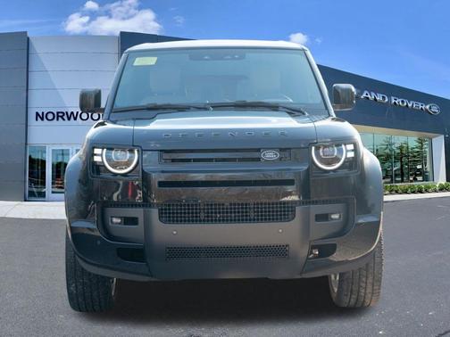 2026 Land Rover Defender 130 X-Dynamic SE