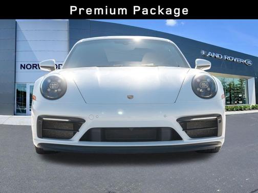 2023 Porsche 911 Carrera 4 GTS