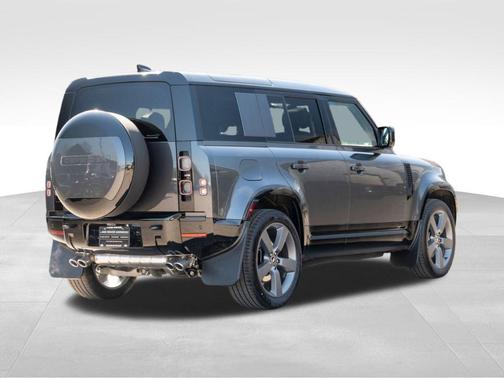 2025 Land Rover Defender P525 V8