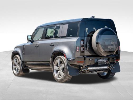 2025 Land Rover Defender P525 V8