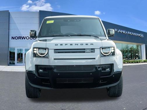 2026 Land Rover Defender 130 X-Dynamic SE