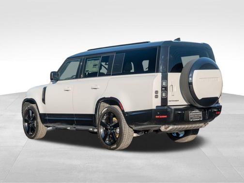 2026 Land Rover Defender 130 X-Dynamic SE