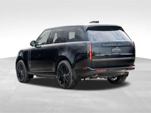 2025 Land Rover Range Rover P550e SE