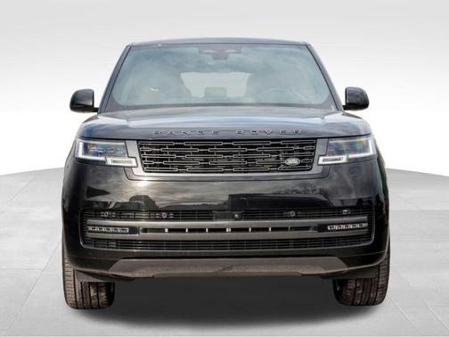 2025 Land Rover Range Rover P550e SE