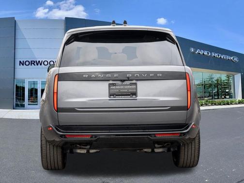 2025 Land Rover Range Rover P530 SE