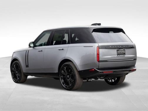 2025 Land Rover Range Rover P530 SE
